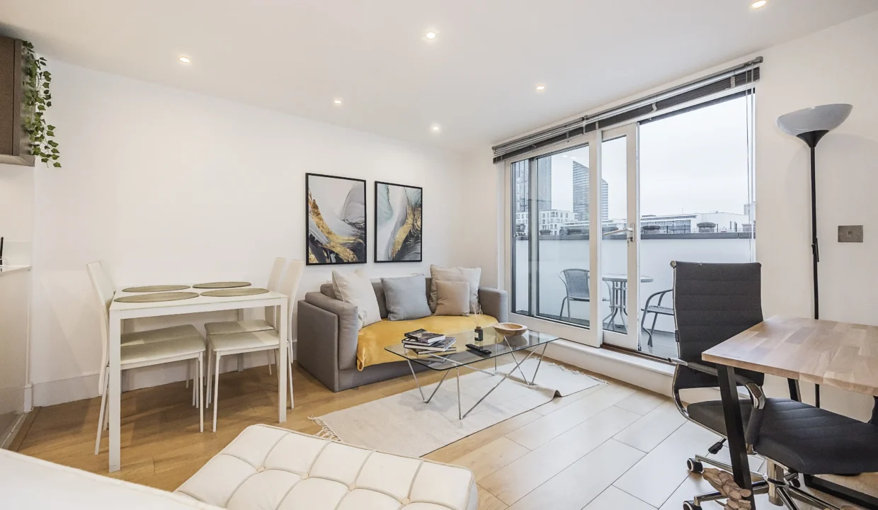 flat 20 angel wharf -002