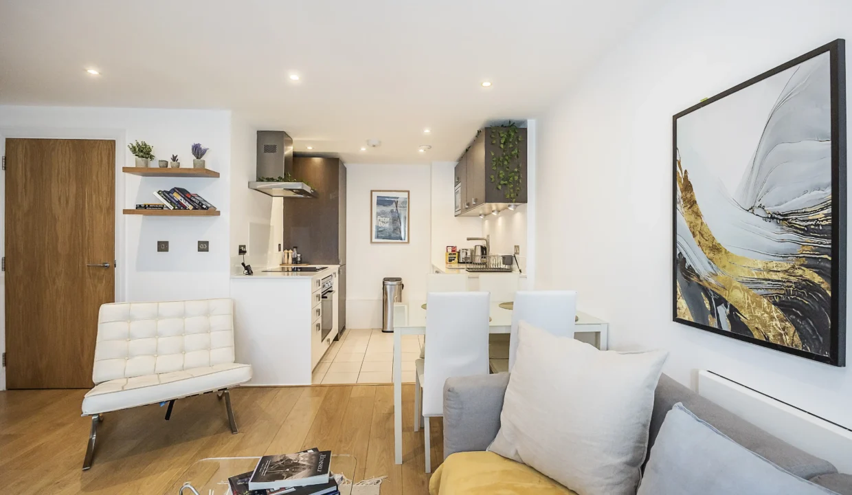 flat 20 angel wharf -004