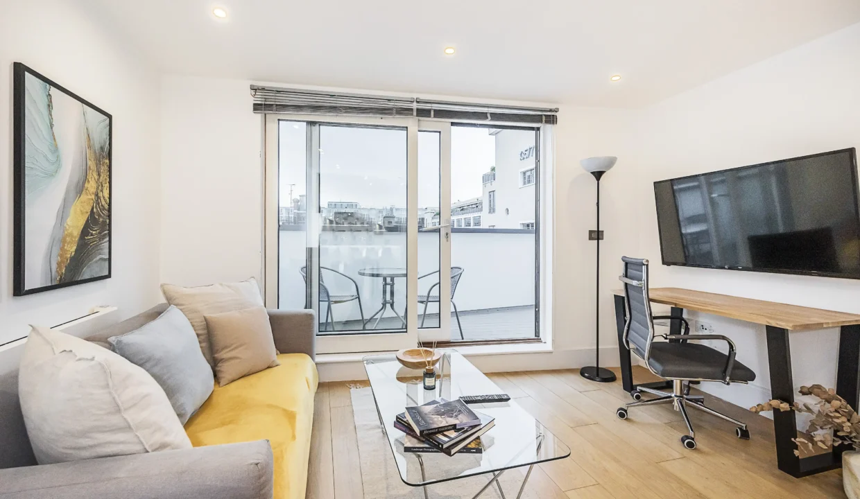 flat 20 angel wharf -005