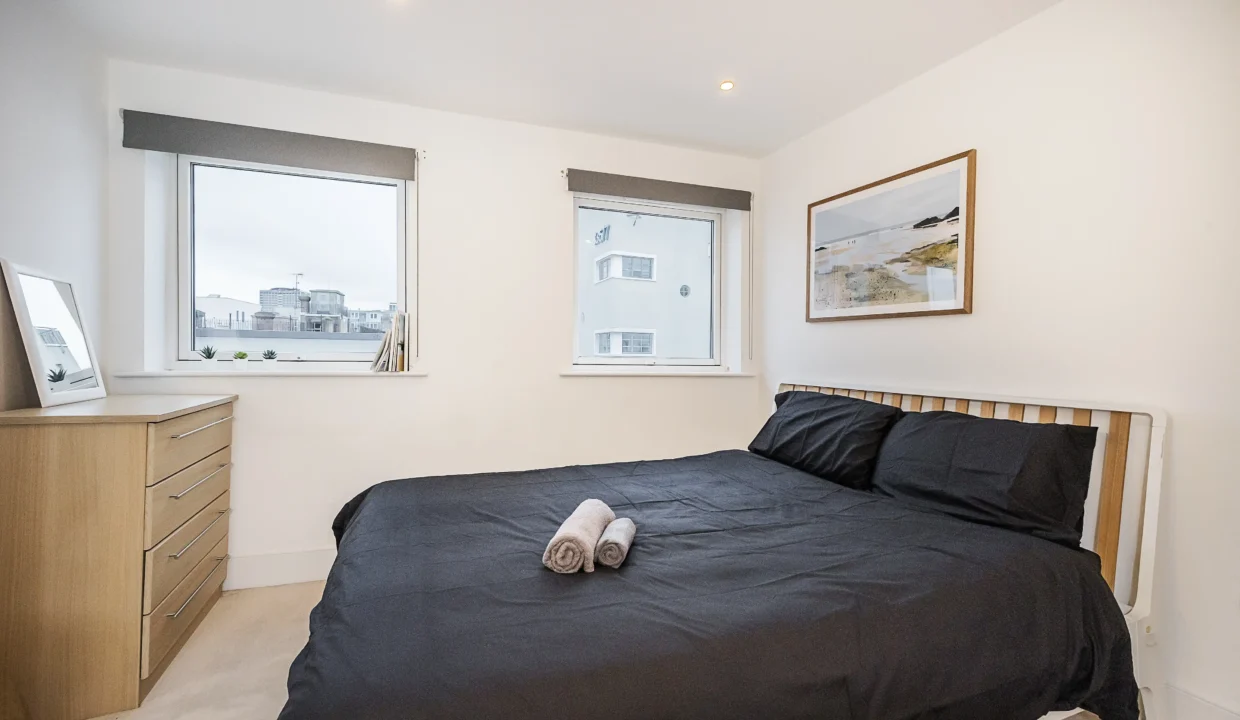 flat 20 angel wharf -007