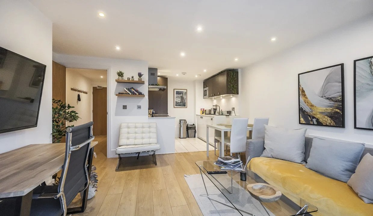 flat 20 angel wharf -014